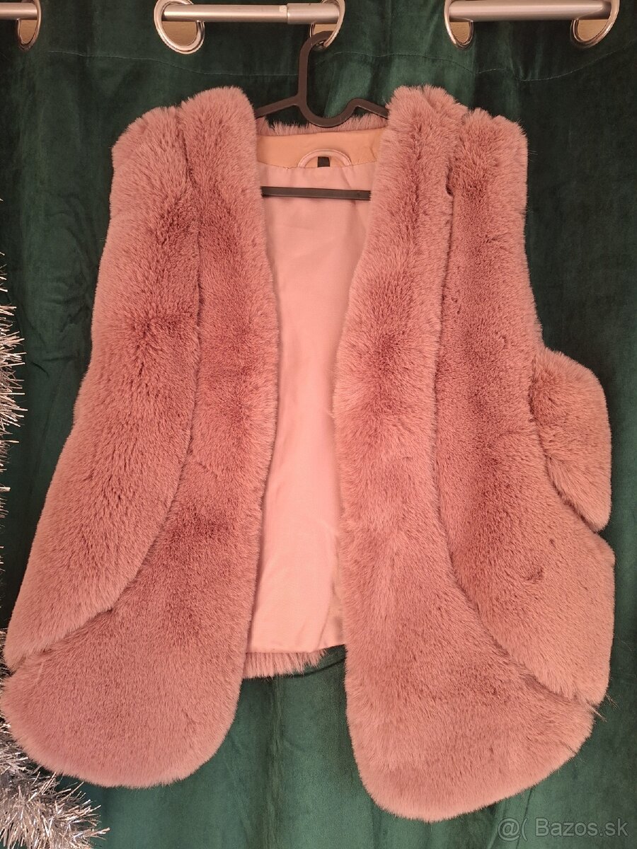 Staroružová kožušinová vesta, S
