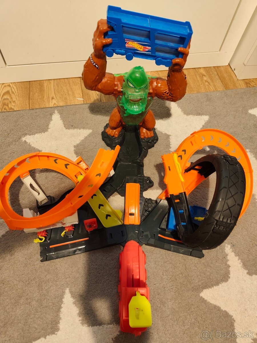 Hot wheels dráha king kong