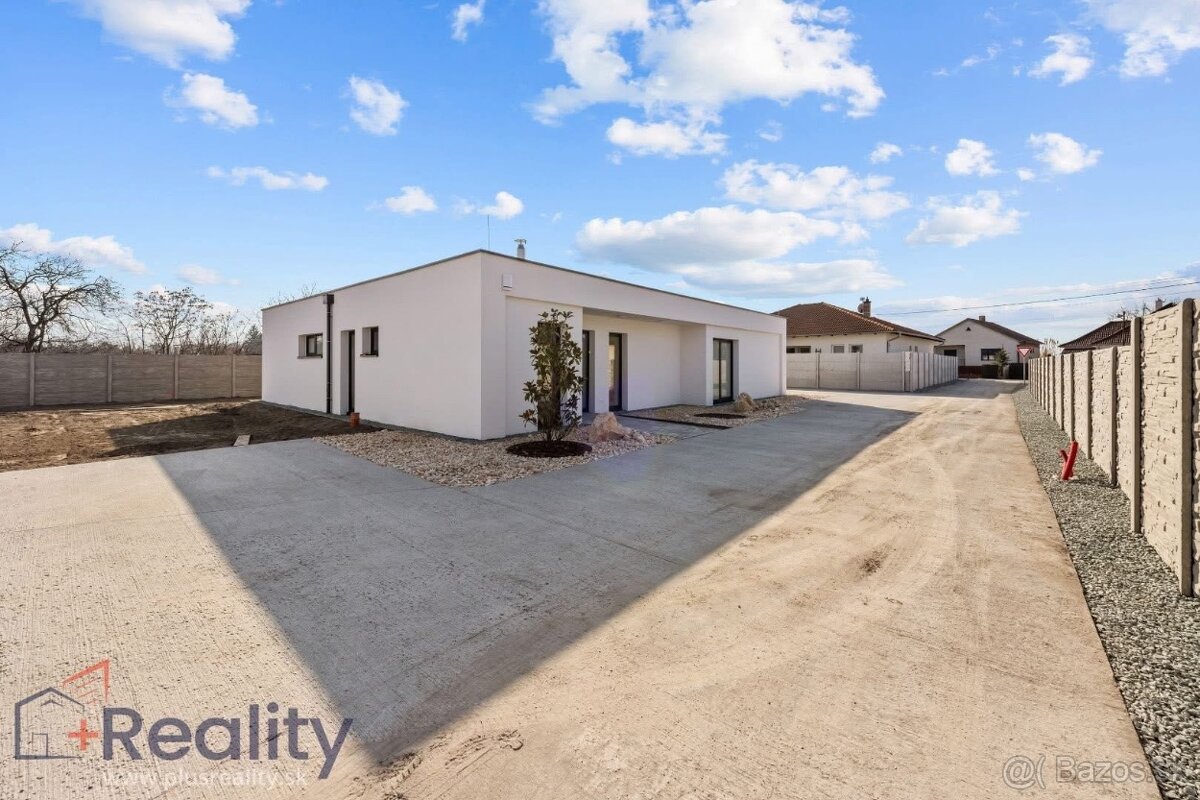 Veľký samostatne stojací štvorizbový rodinný dom na predaj