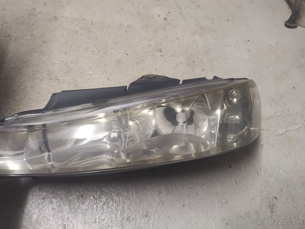Svetlo Peugeot 406 original