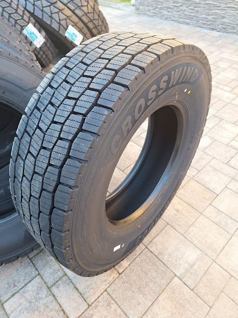 Pneu. 295/60 R22.5 RD03 Crosswind