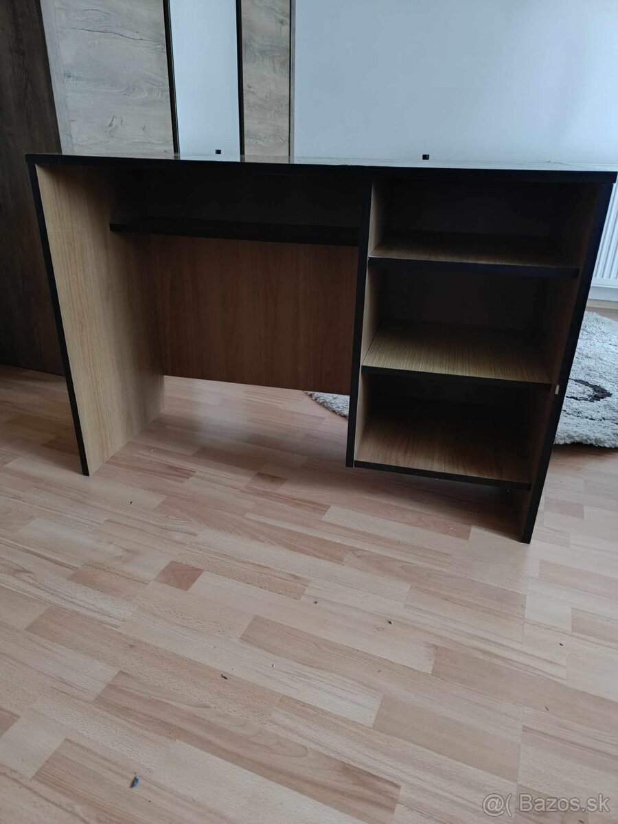 stolík