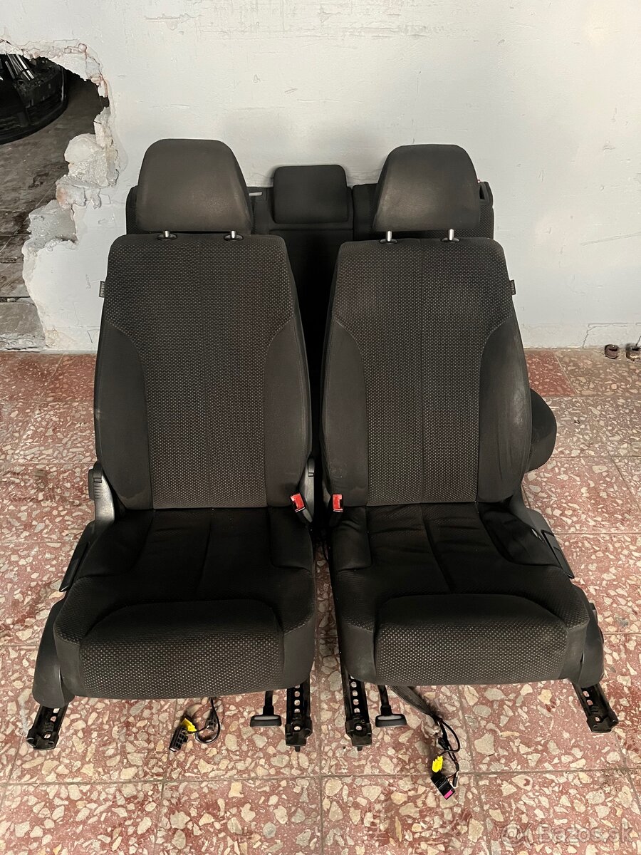 Sedačky, tapacíre a stropnica Passat B6