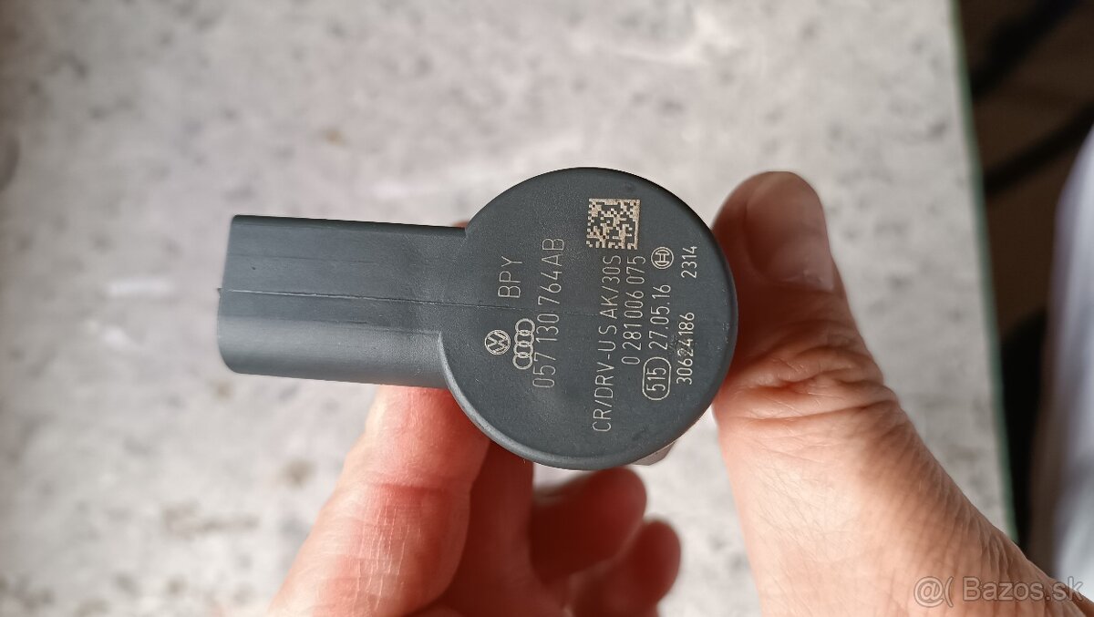Regulator tlaku paliva (Bosch) VW Concern 057130764AB