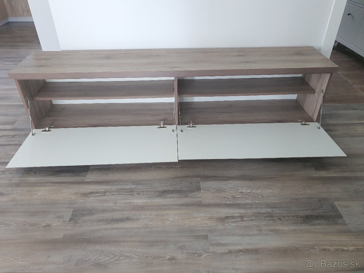 Skrinka pod TV