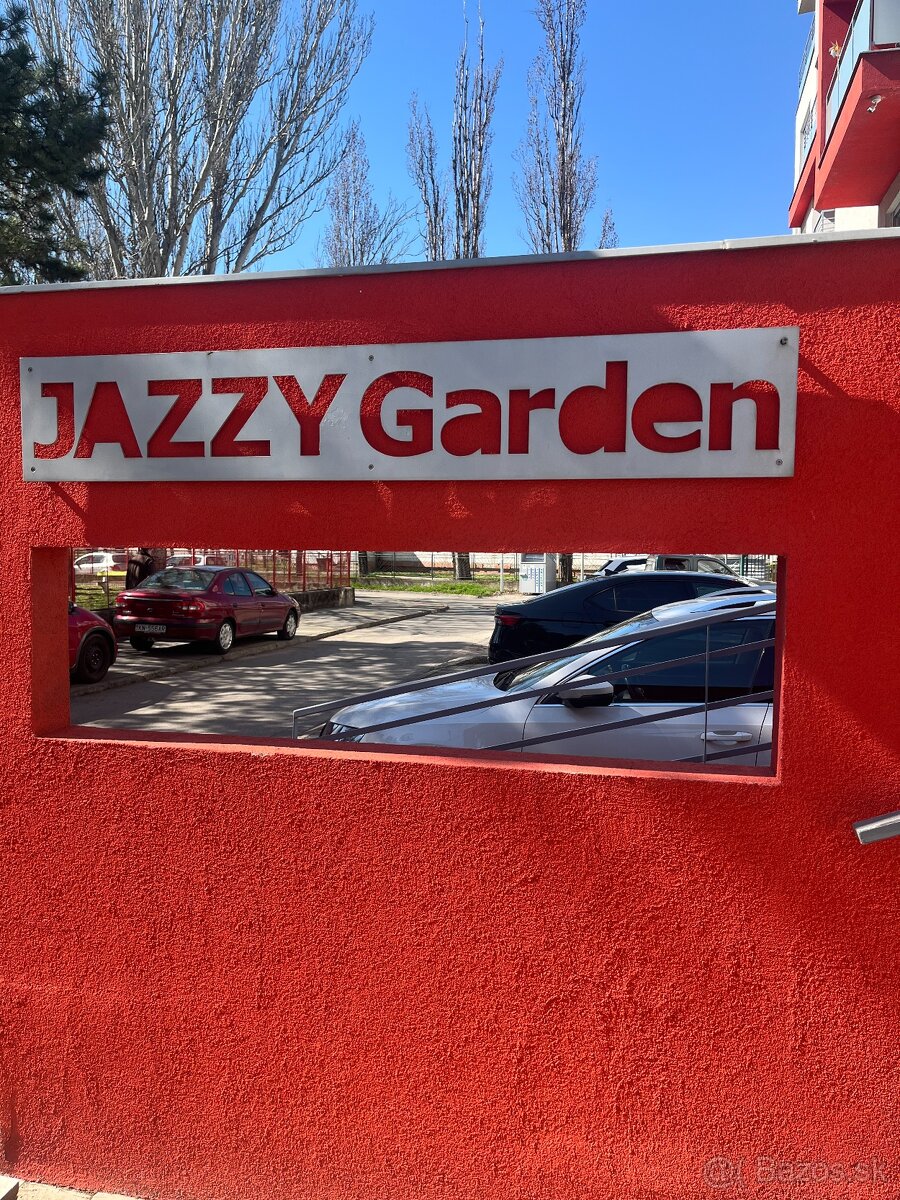 3. izbovy nadštandardný byt v Komárne-Jazzy Gardene