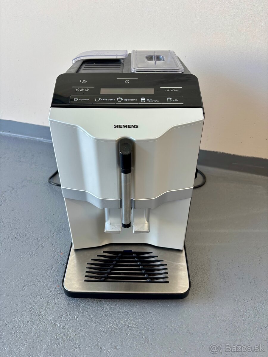 Automatický kávovar Siemens EQ300 v TOP stave