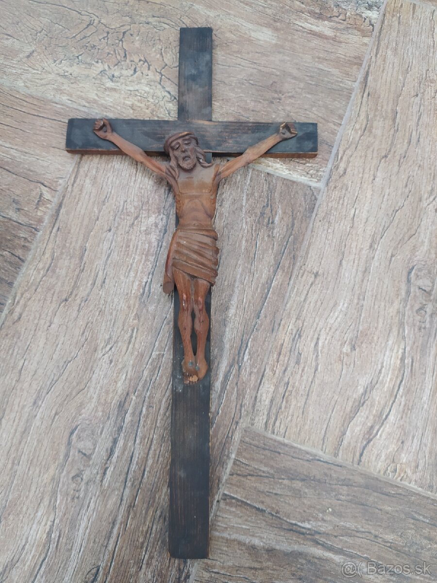 Starý drevený kríž