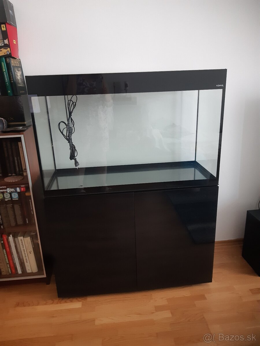 Predám nepoužité akvárium 240 l + skrinka