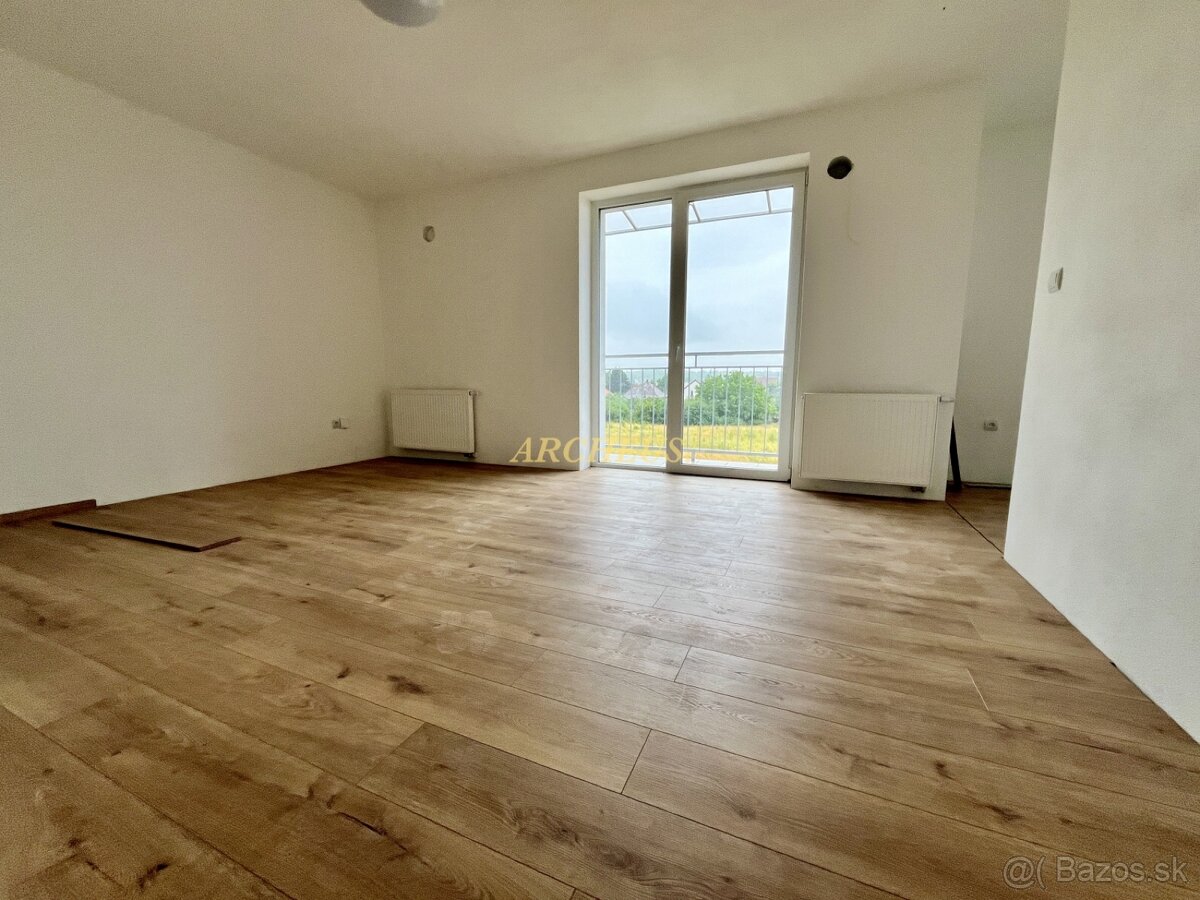 1 IZBOVÝ BYT S BALKÓNOM NOVOSTAVBA DLHÁ N/VÁHOM ŠAĽA