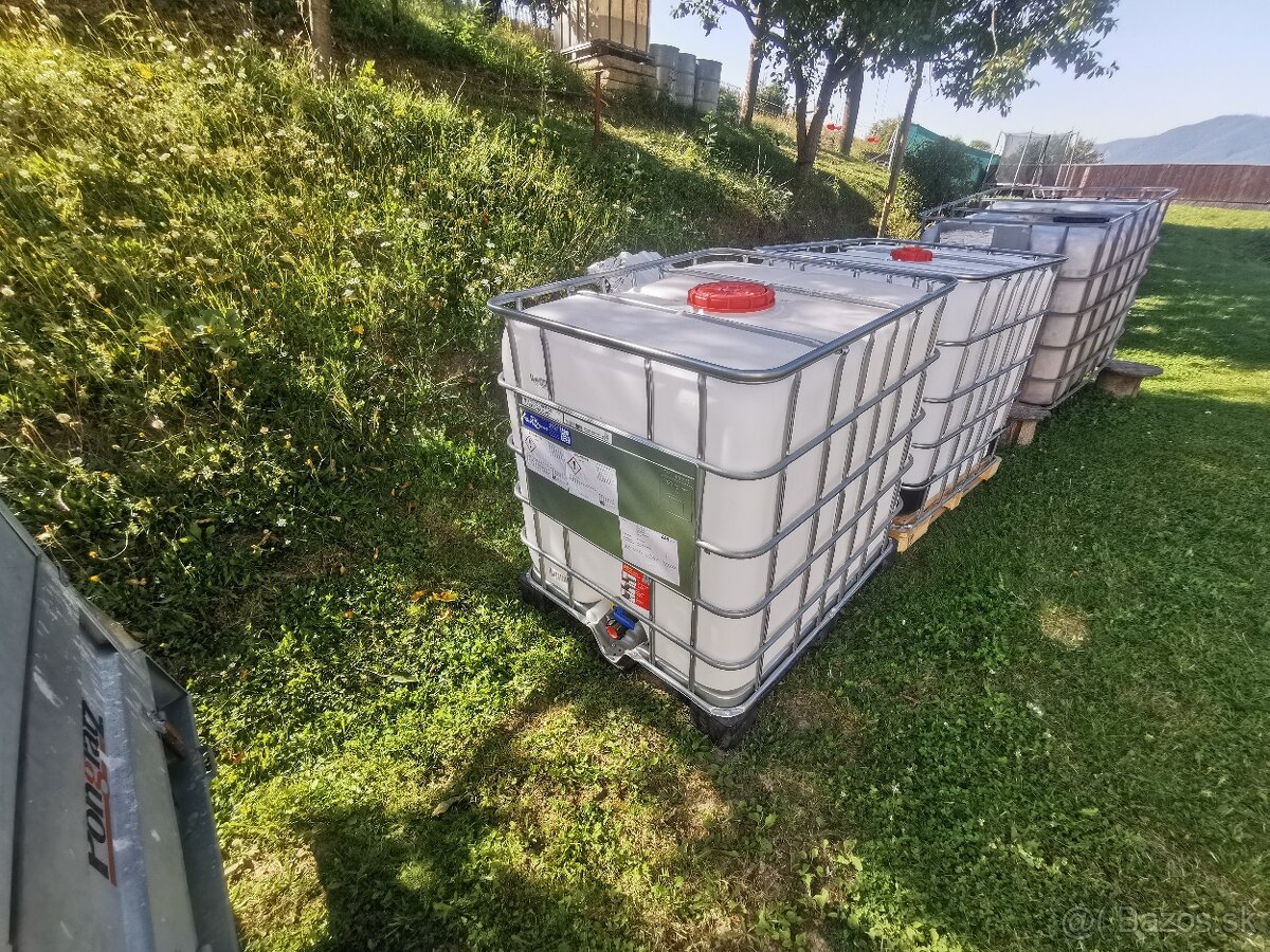 1000 litrova nádrž, ibc kontajner 1000 litrova