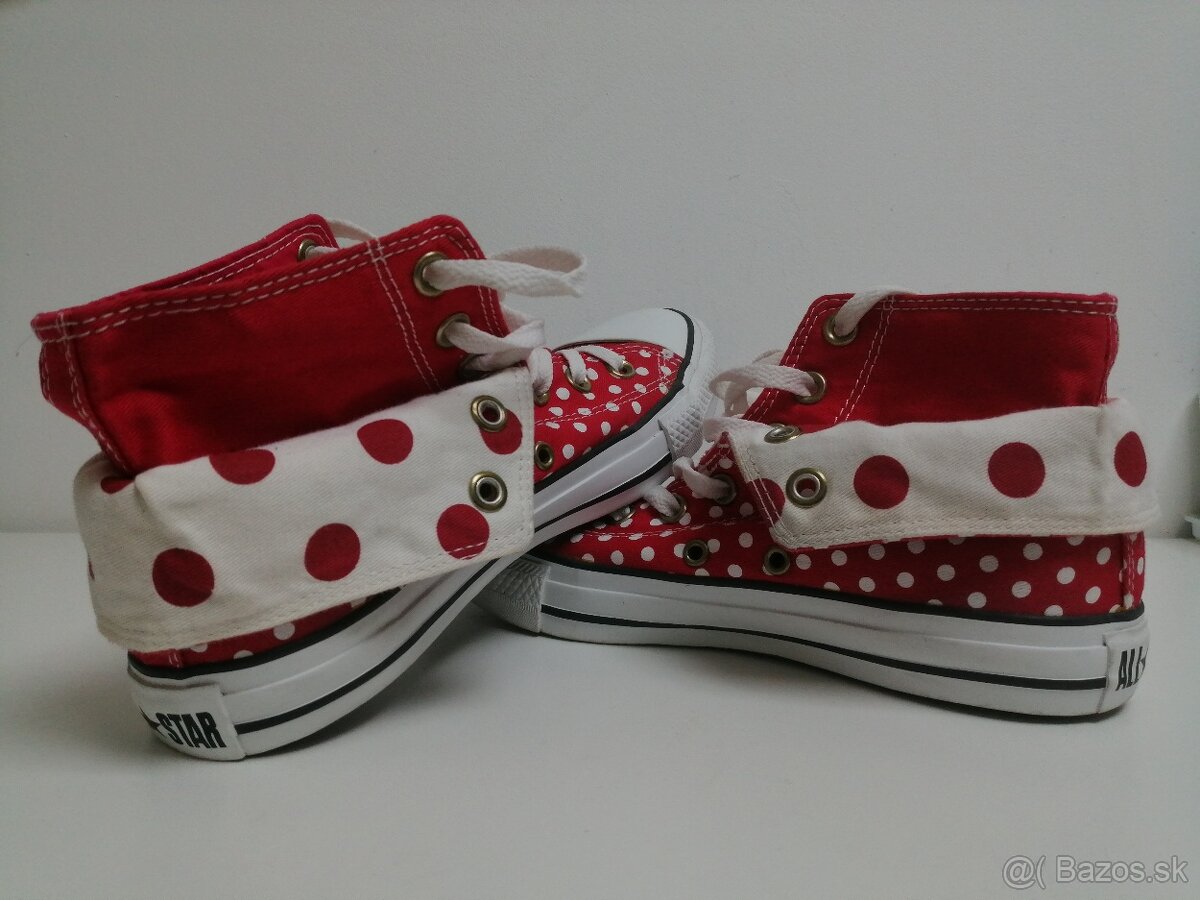 CONVERSE bodkované