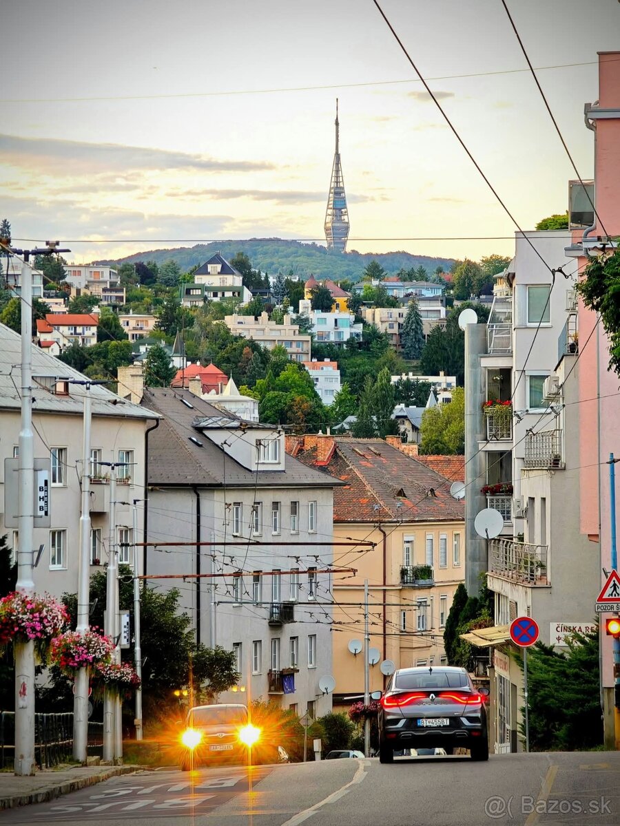 Prenájom 1izbovy byt s kuchynou 40m2 Staré Mesto