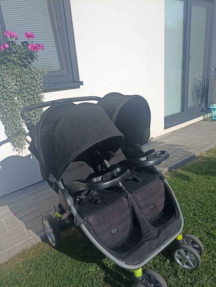 Súrodenecký kočík Britax