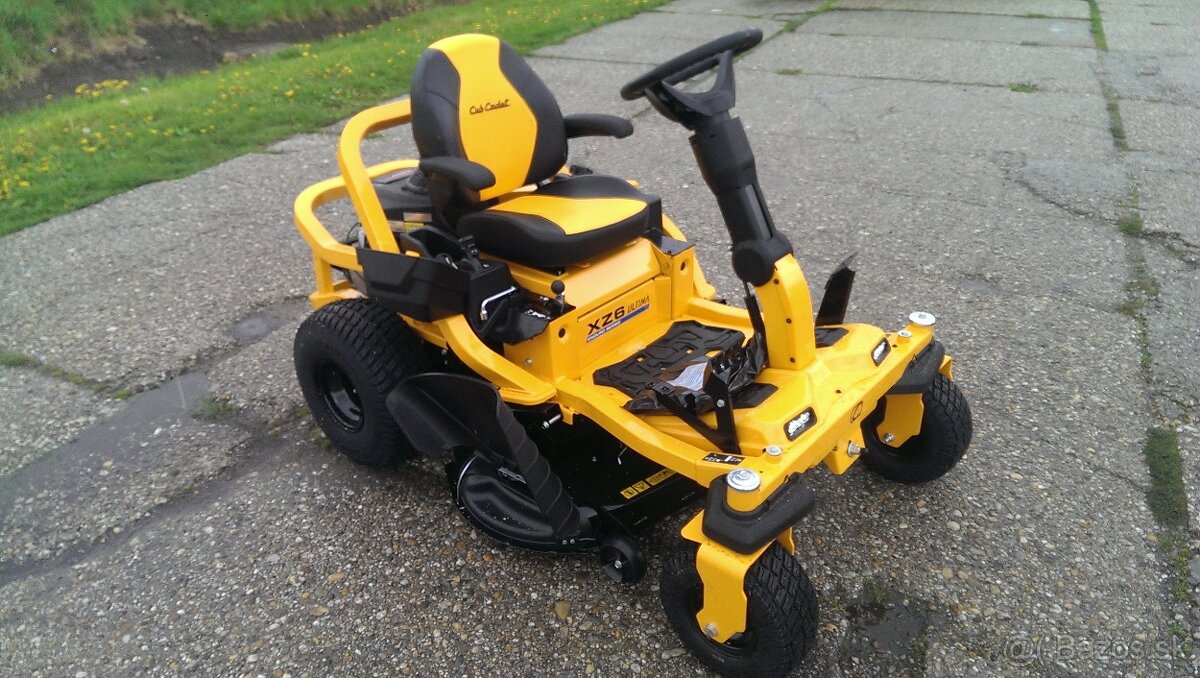 Traktorova kosacka -Cub Cadet XZ6 Ultima