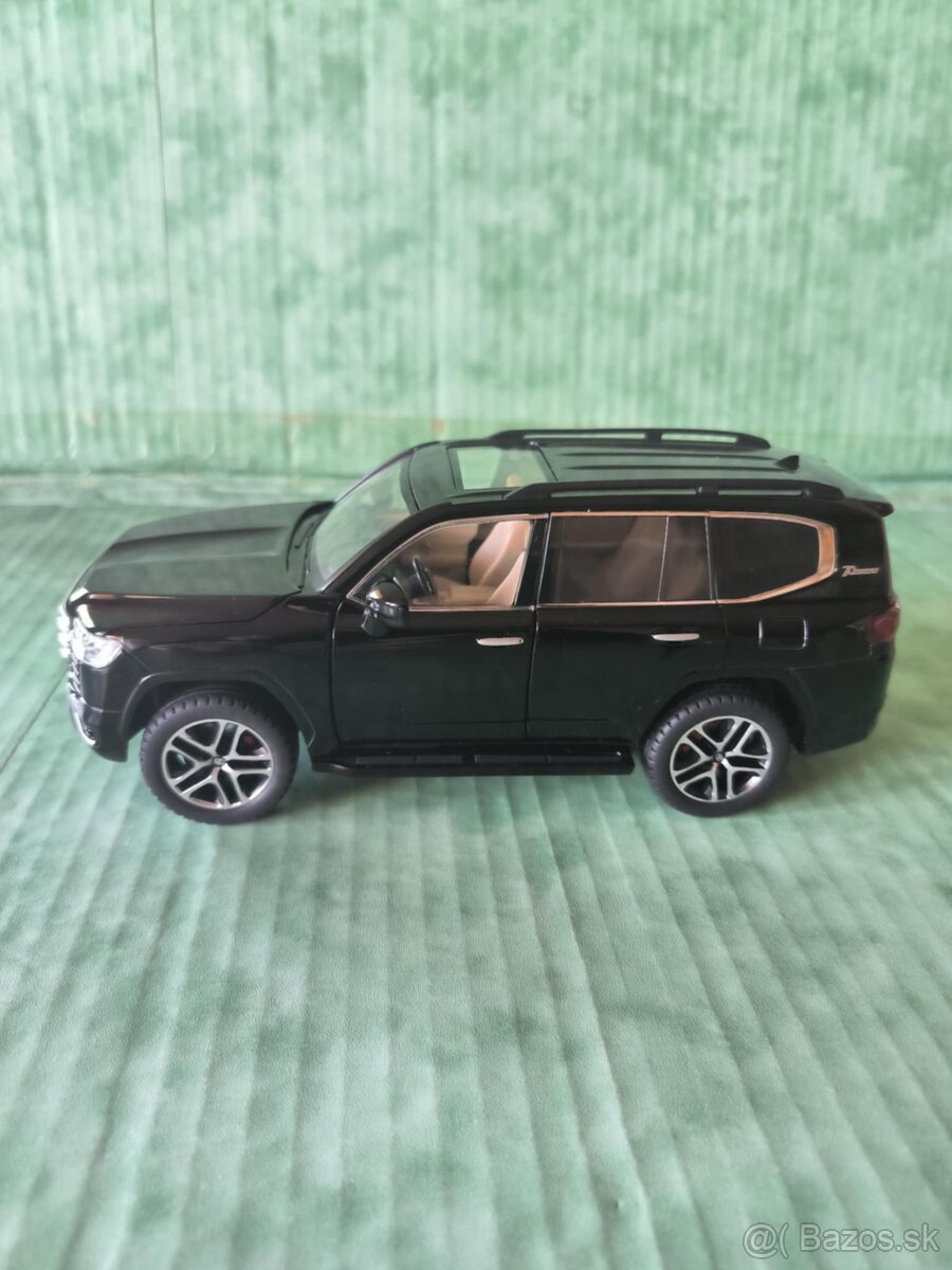 TOYOTA LAND CRUISER-GXR,1:24