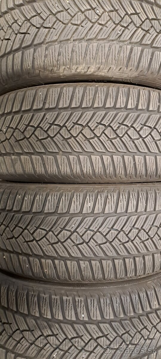 Predám 4ks slušné zimné 225/45r18-95V Fulda
