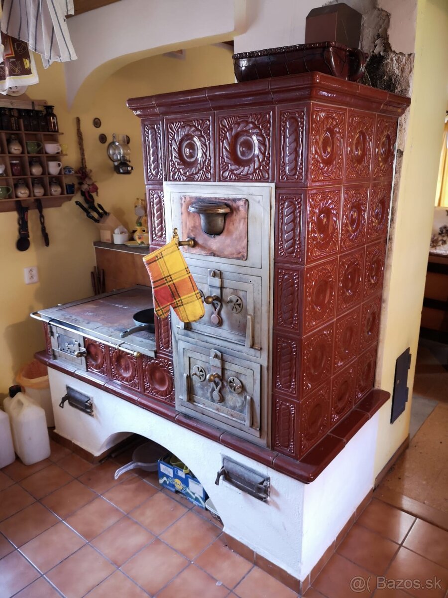 Kachlová pec