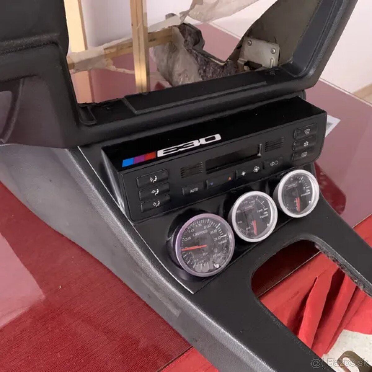 Stredová konzola BMW E30