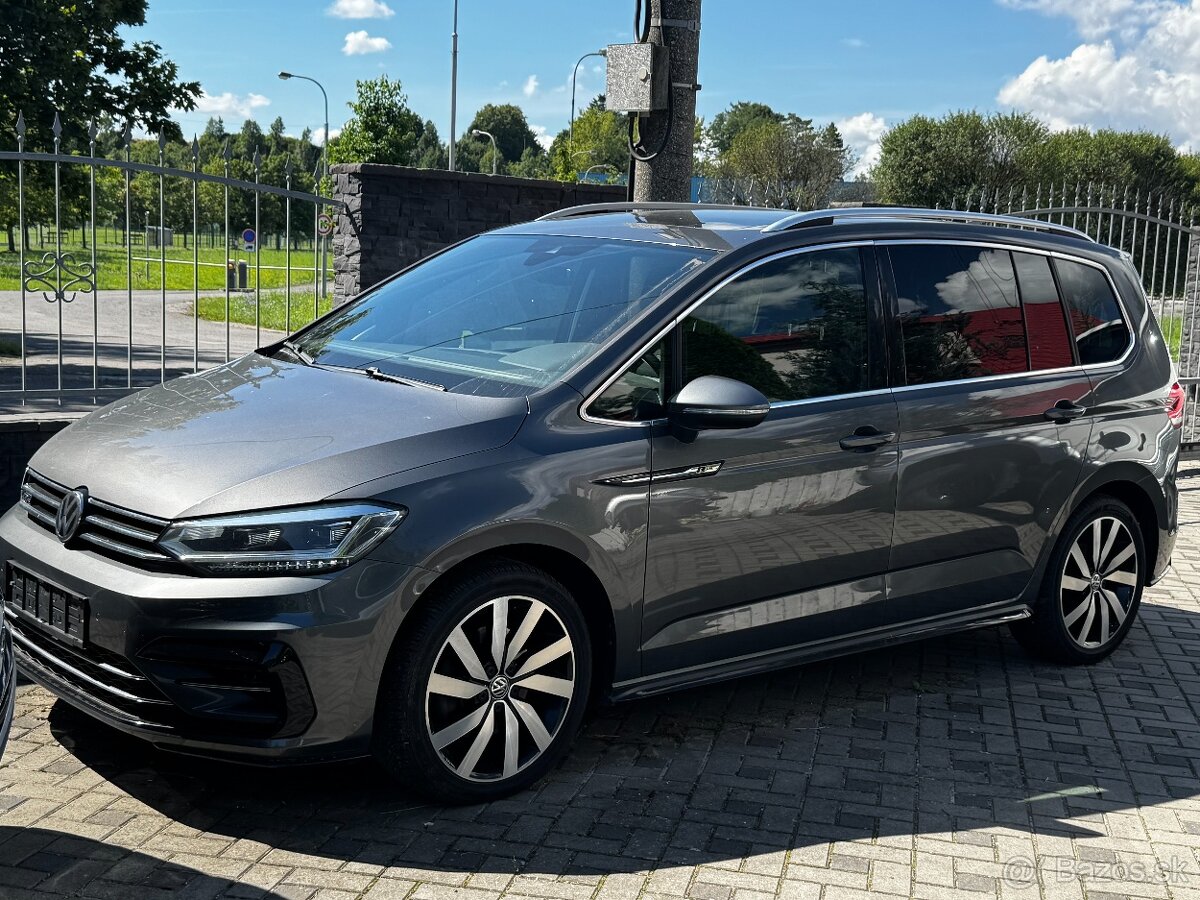 VW Touran R-Line 110kw DSG 7 miestny,LED IQ.Light