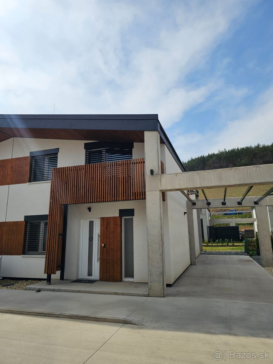 PRENÁJOM 5 - izbového domu medzi Prešovom a Košicami