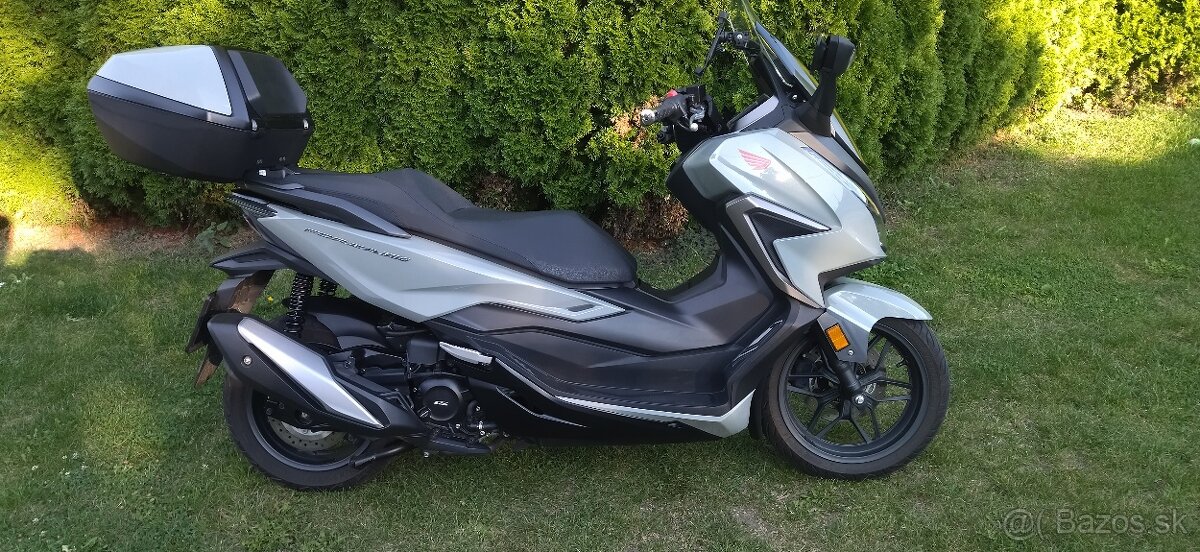 Honda Forza 350