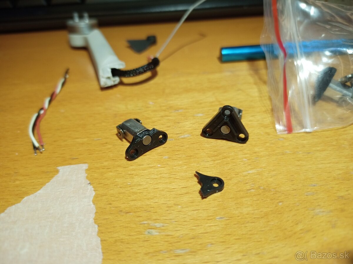 Náhradný pánt na predné rameno Dji mini 3 a 4 pro