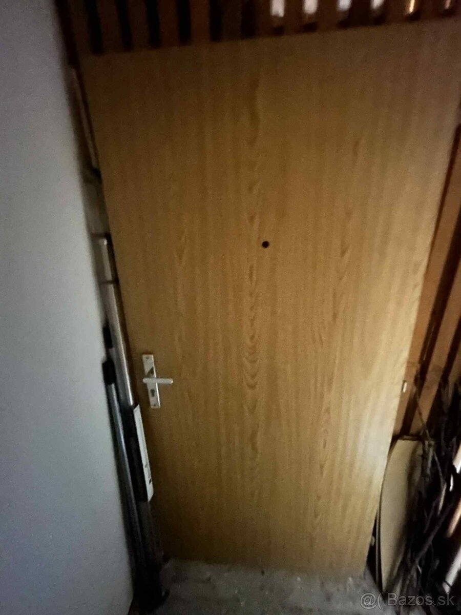 Predám bytové dvere – používané