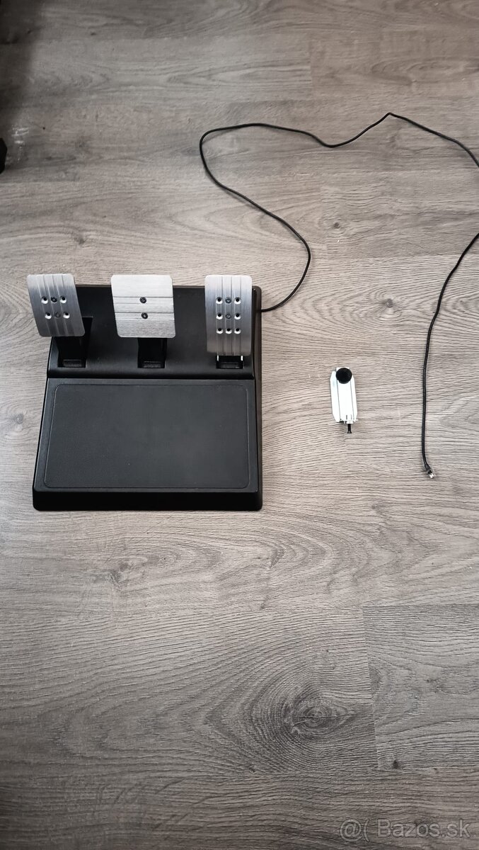 Pedále Thrustmaster