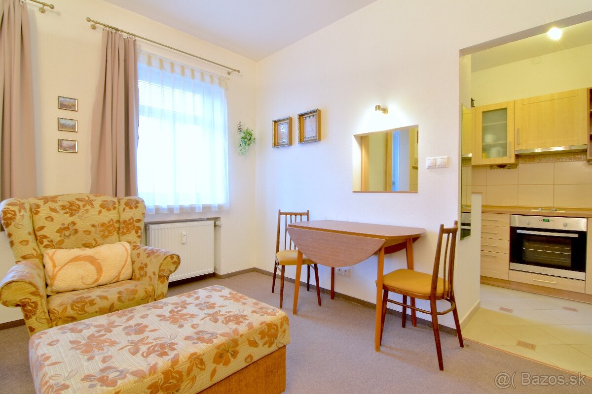 Garsónka s parkovacím miestom – Nitra, centrum
