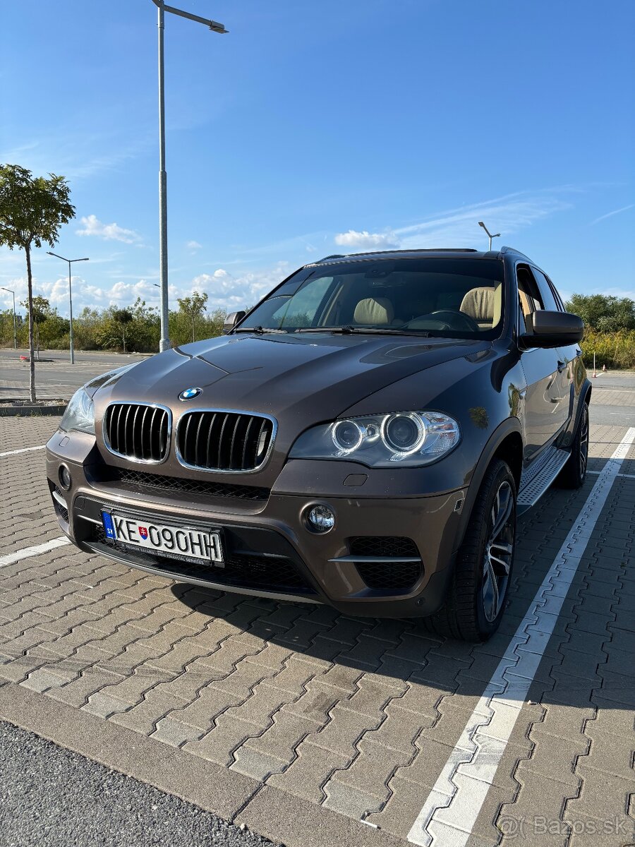 X5 xDrive50i 4.4 V8 Individual