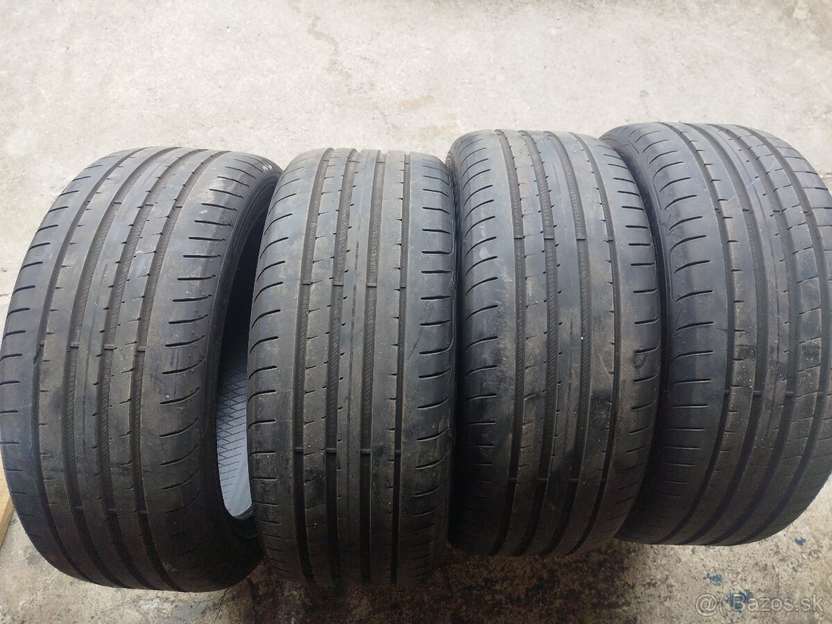 235/45 R18