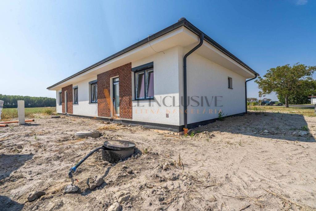ALL INCLUSIVE | NA PREDAJ 3 IZBOVÝ RODINNÝ DOM - HOLODOM, O