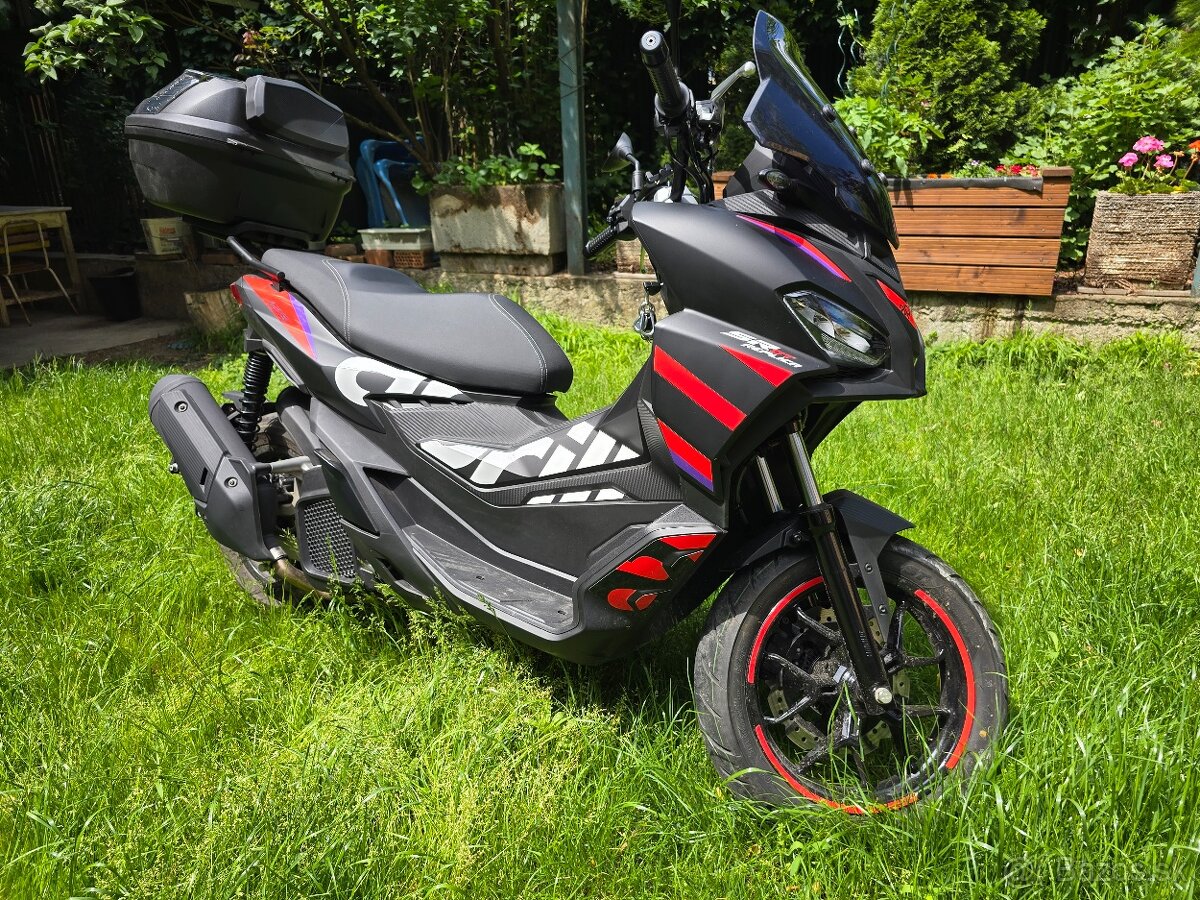 Aprilia SR GT Replica 125, ako nová. 1200km