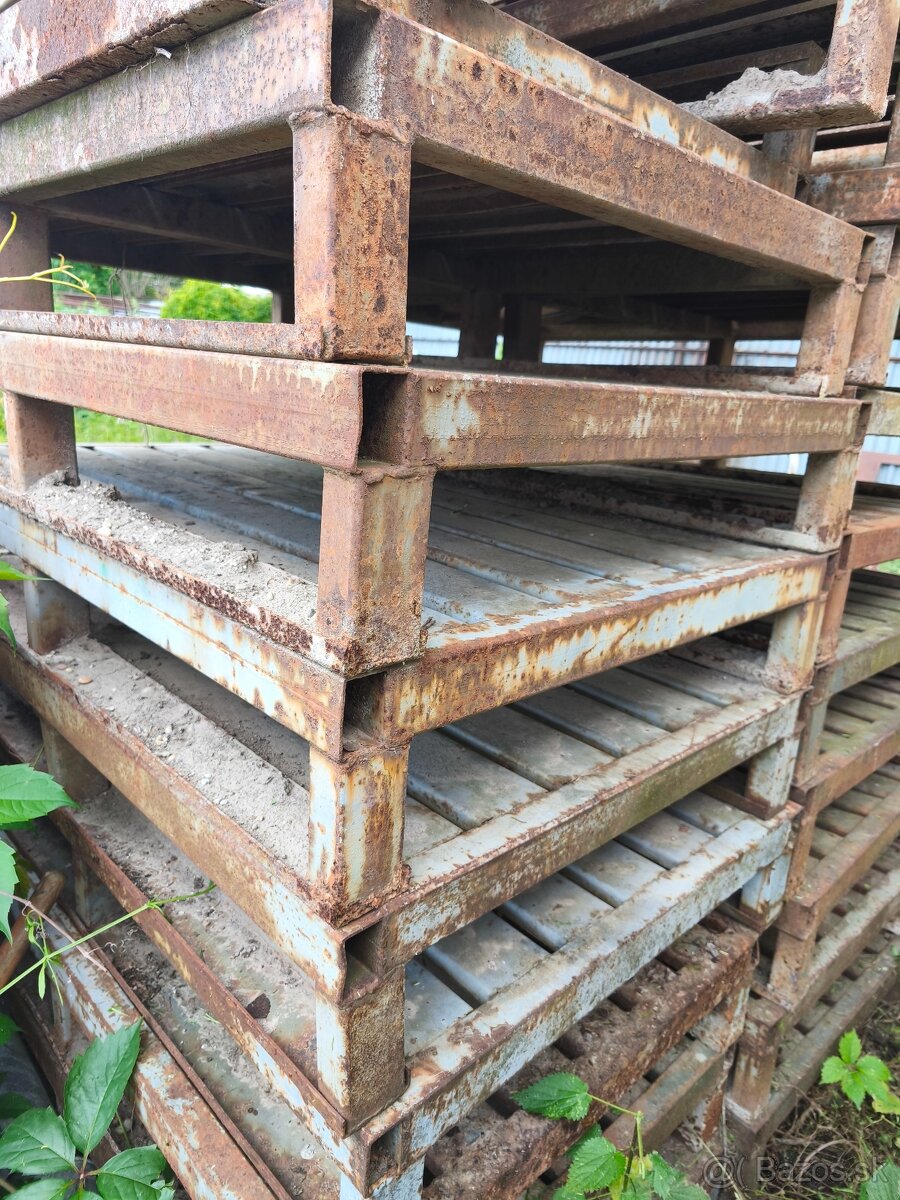 Kovove palety