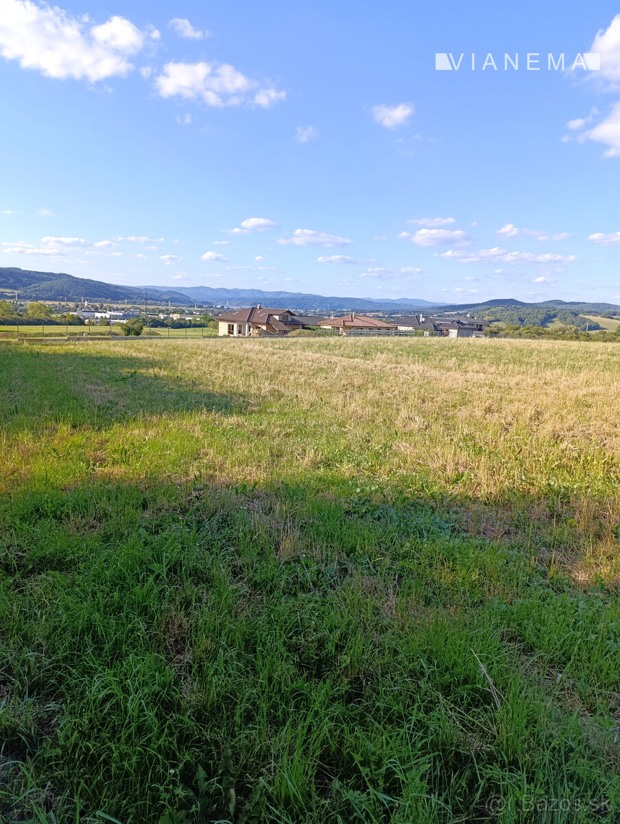 Predaj slnečného pozemku na výstavbu RD v obci Beluša,1935m2