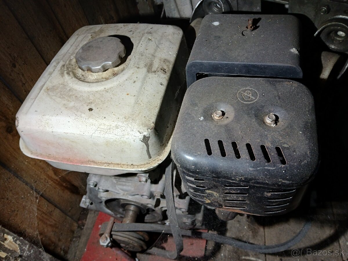 Benzinovy motor 15hp