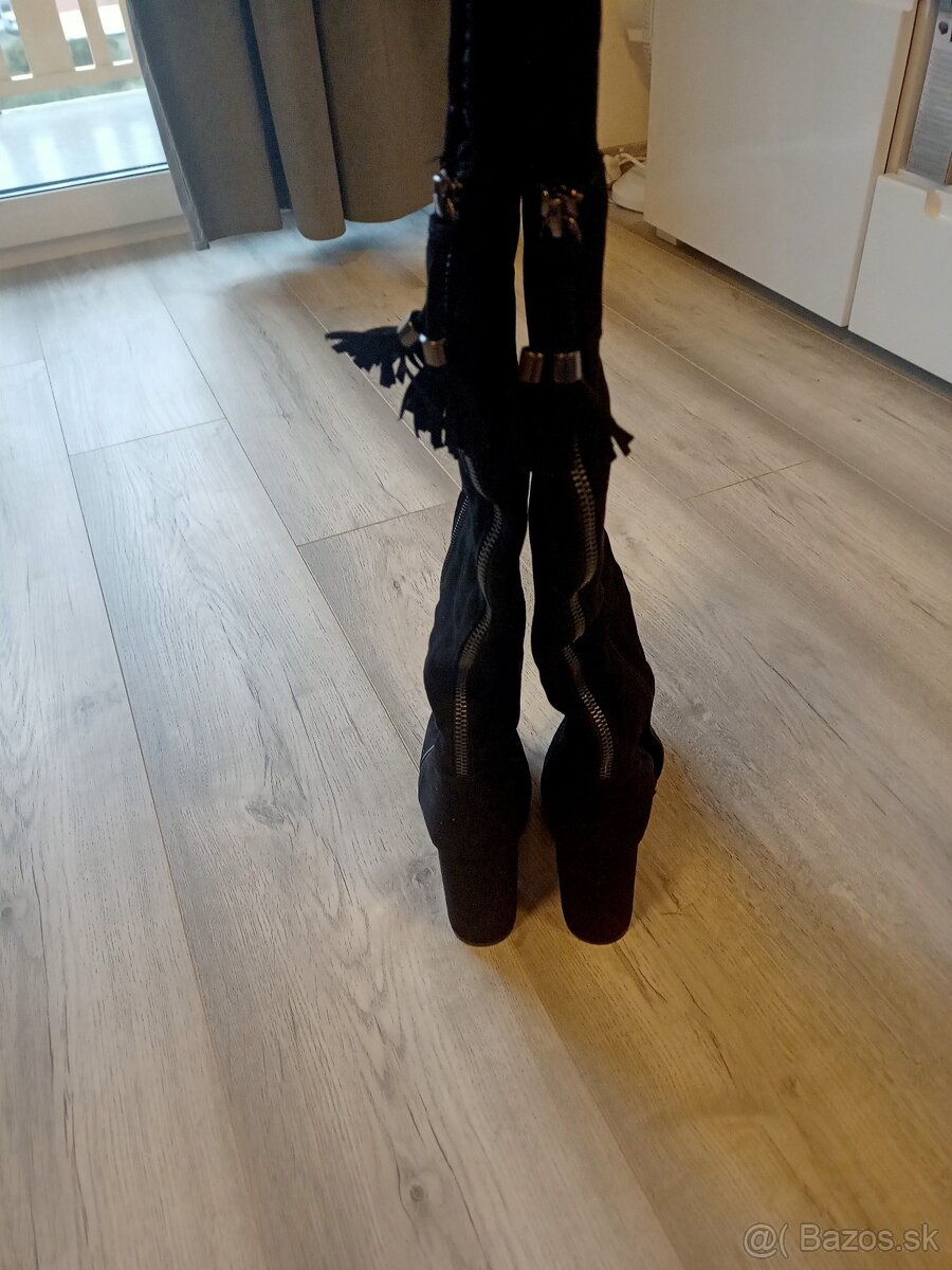 Dámske čierne semišové čižmy