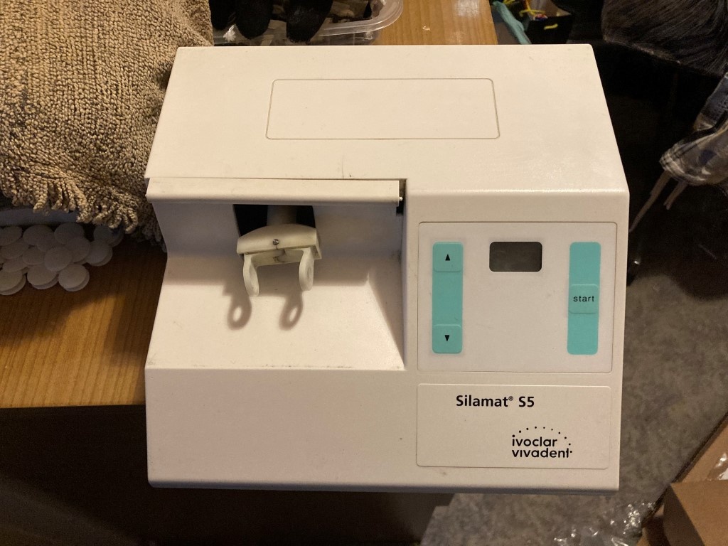 Laboratórna trepačka amalgamátor Silamat S5