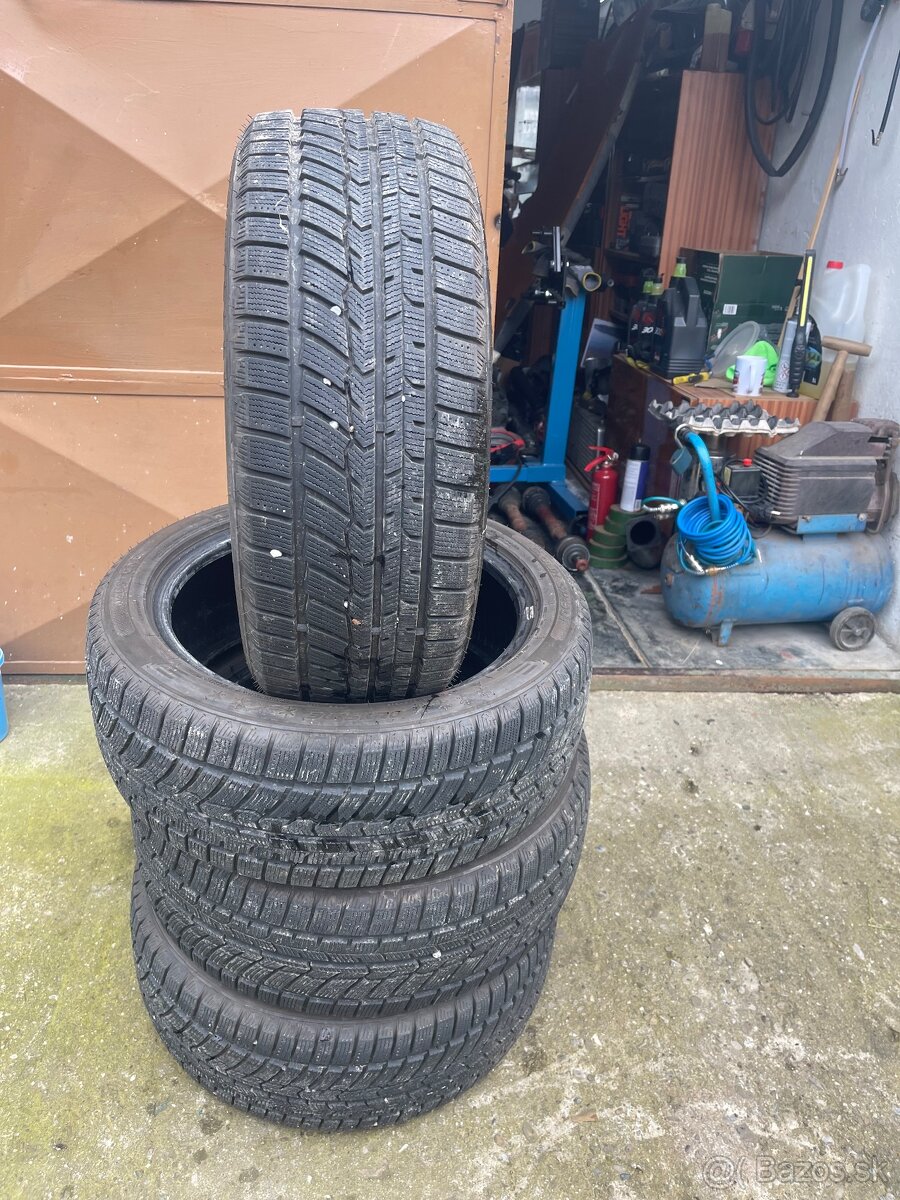 Predám zimné pneu Austone R17