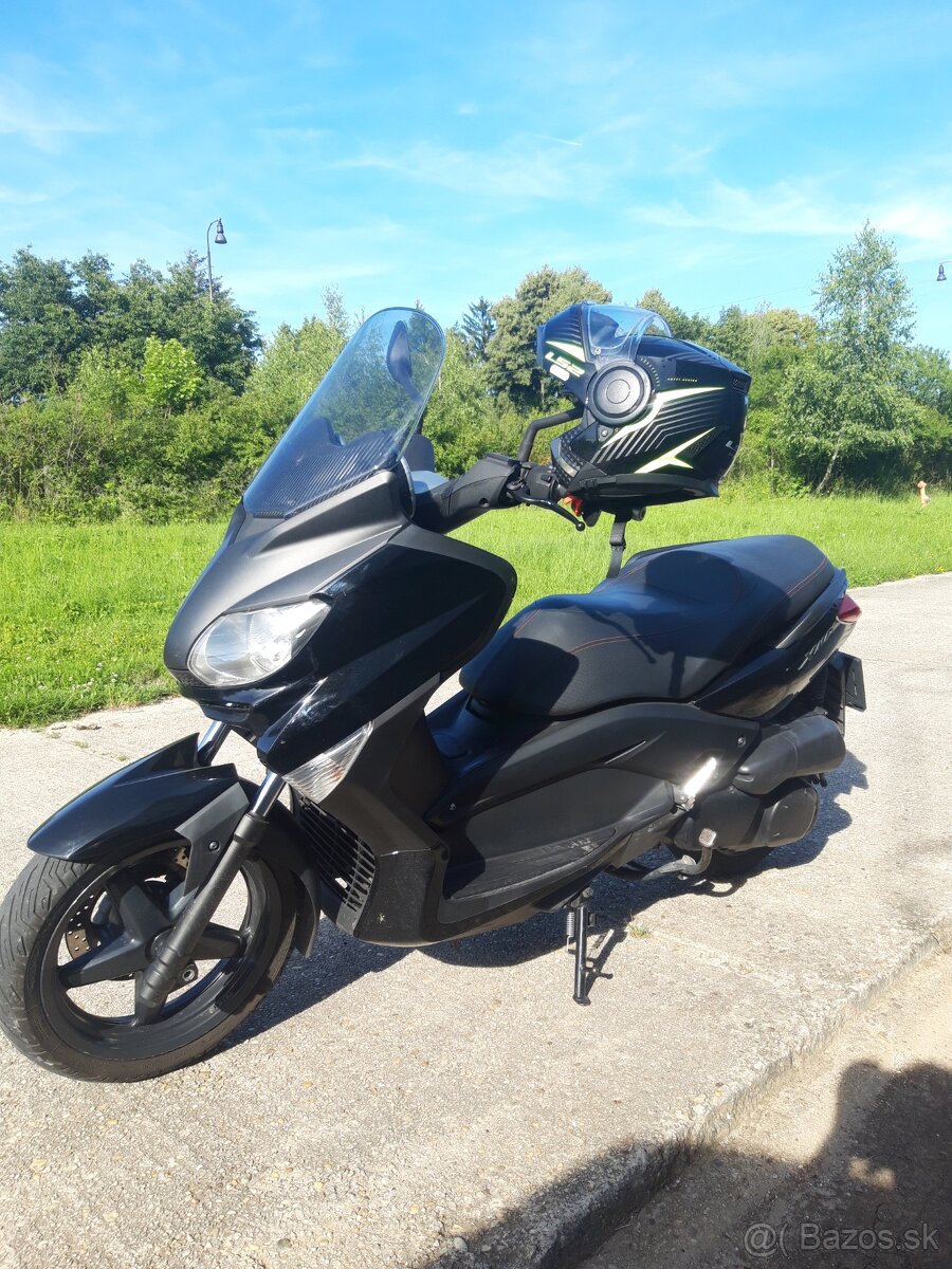 Yamaha X-MAX 250
