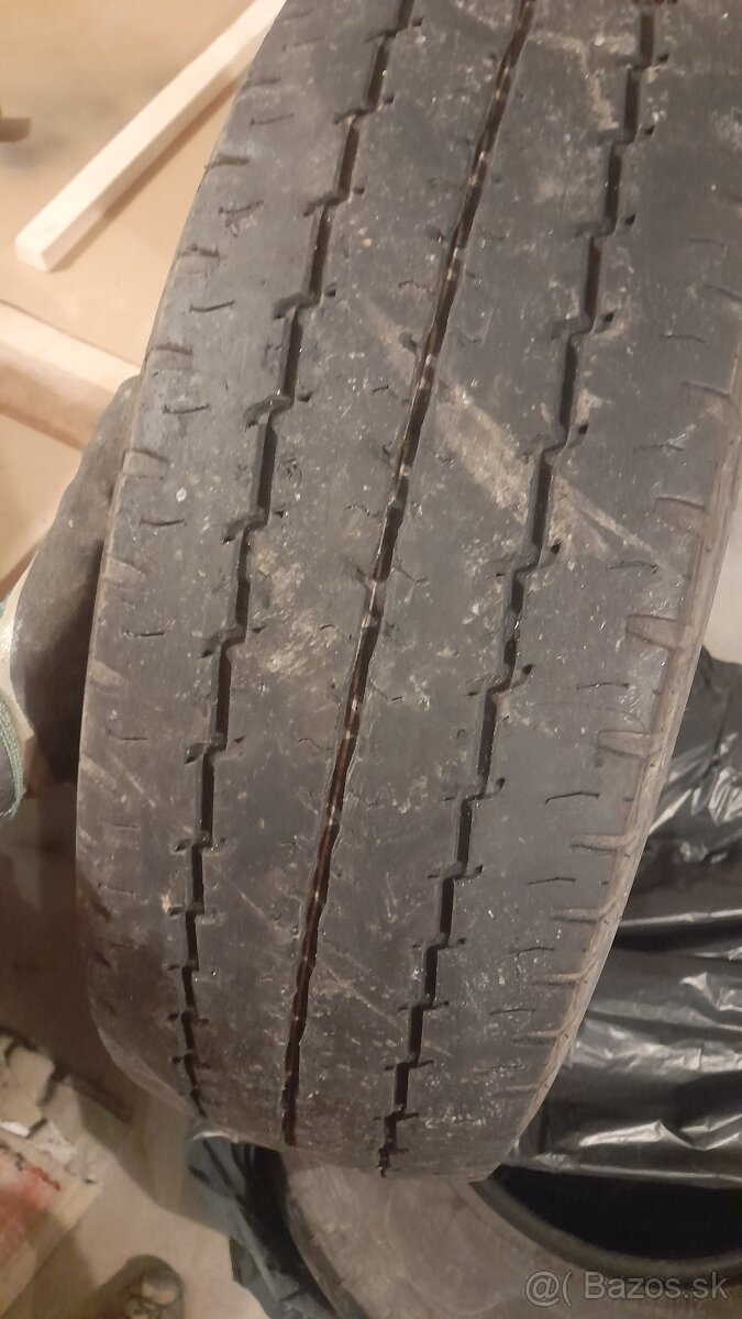 Pneumatiky na dodavku 215/70 R15C 109/107S