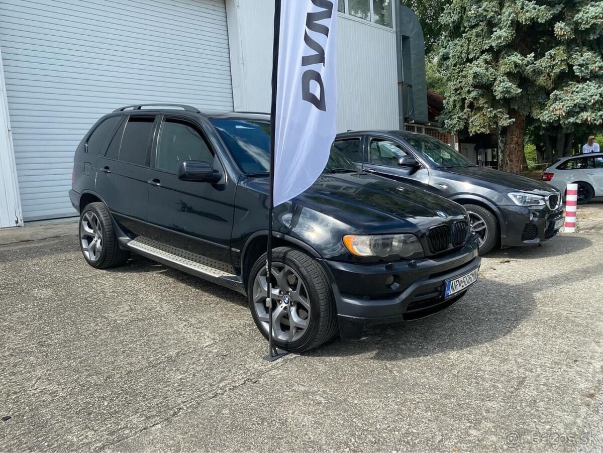 BMW X5 W8