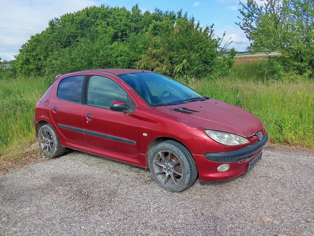 Peugeot 206 na náhradné diely