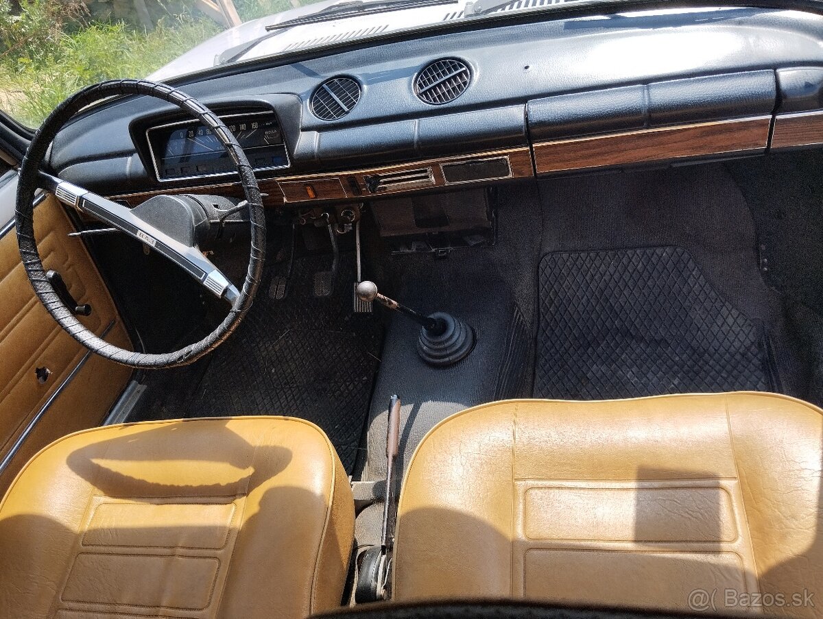 Lada 21011