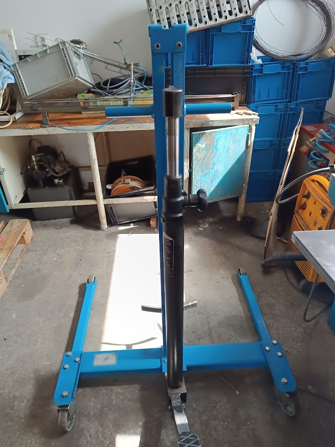 Hydraulický zvedák sudů