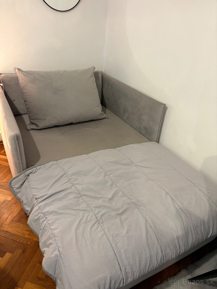 Malá sedačka na PREDAJ LACNO