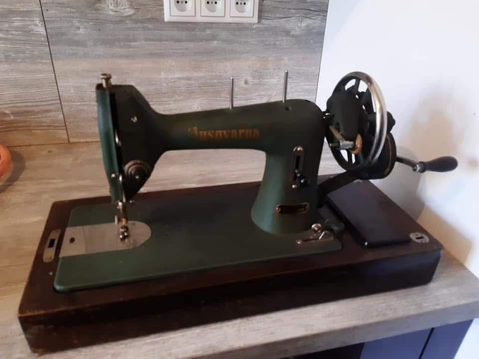 Husqvarna manualny sijaci stroj