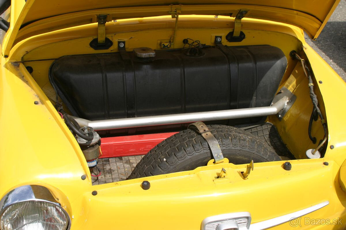 Fiat 600d - palivová nádrž