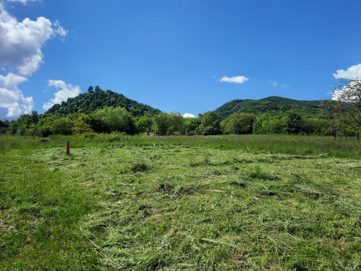 Slanec - stavebný pozemok 726m2